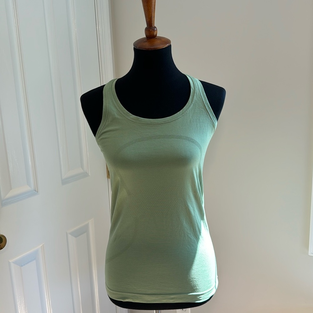 Swiftly Tech Racerback Tank Top Apple Green Hip Length Size 6